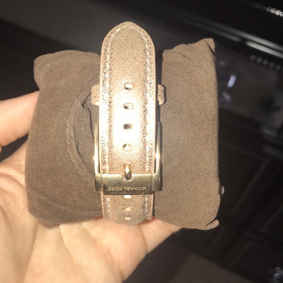 MK Watch - Picture 2 of 4